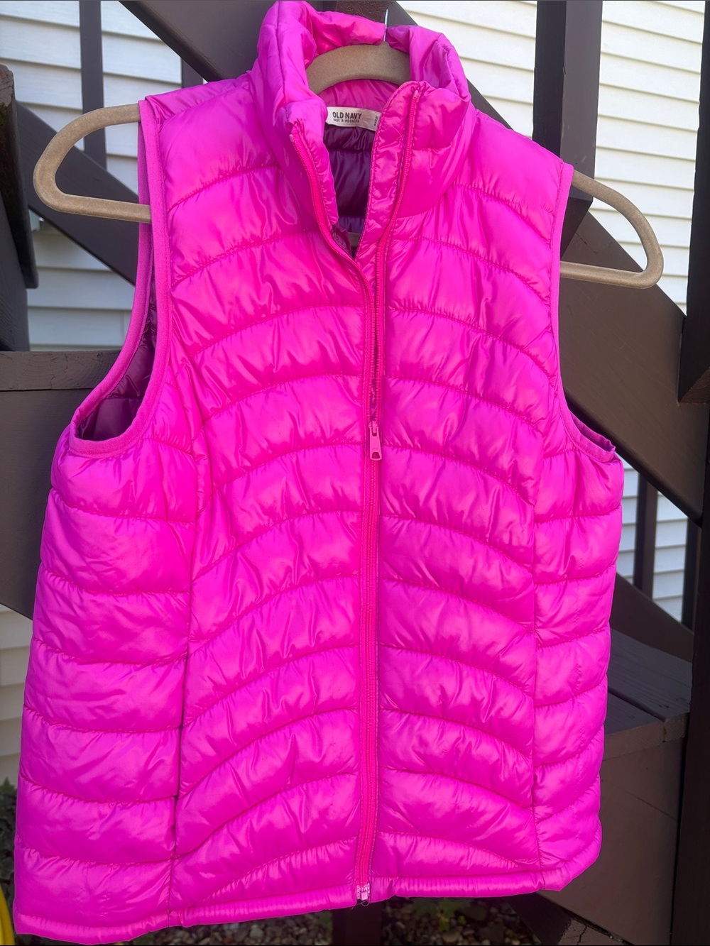 Old Navy Women’s Small Bright Pink Quilted Puffer Vest